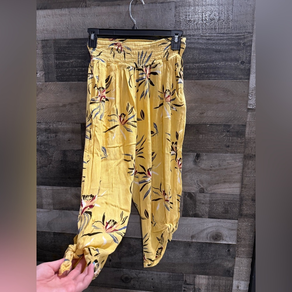 Jetty | Floral Side Knot Flow Pants